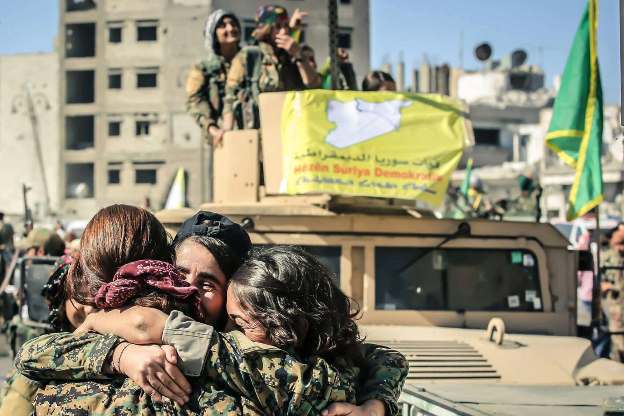 Milicianas de las YPJ